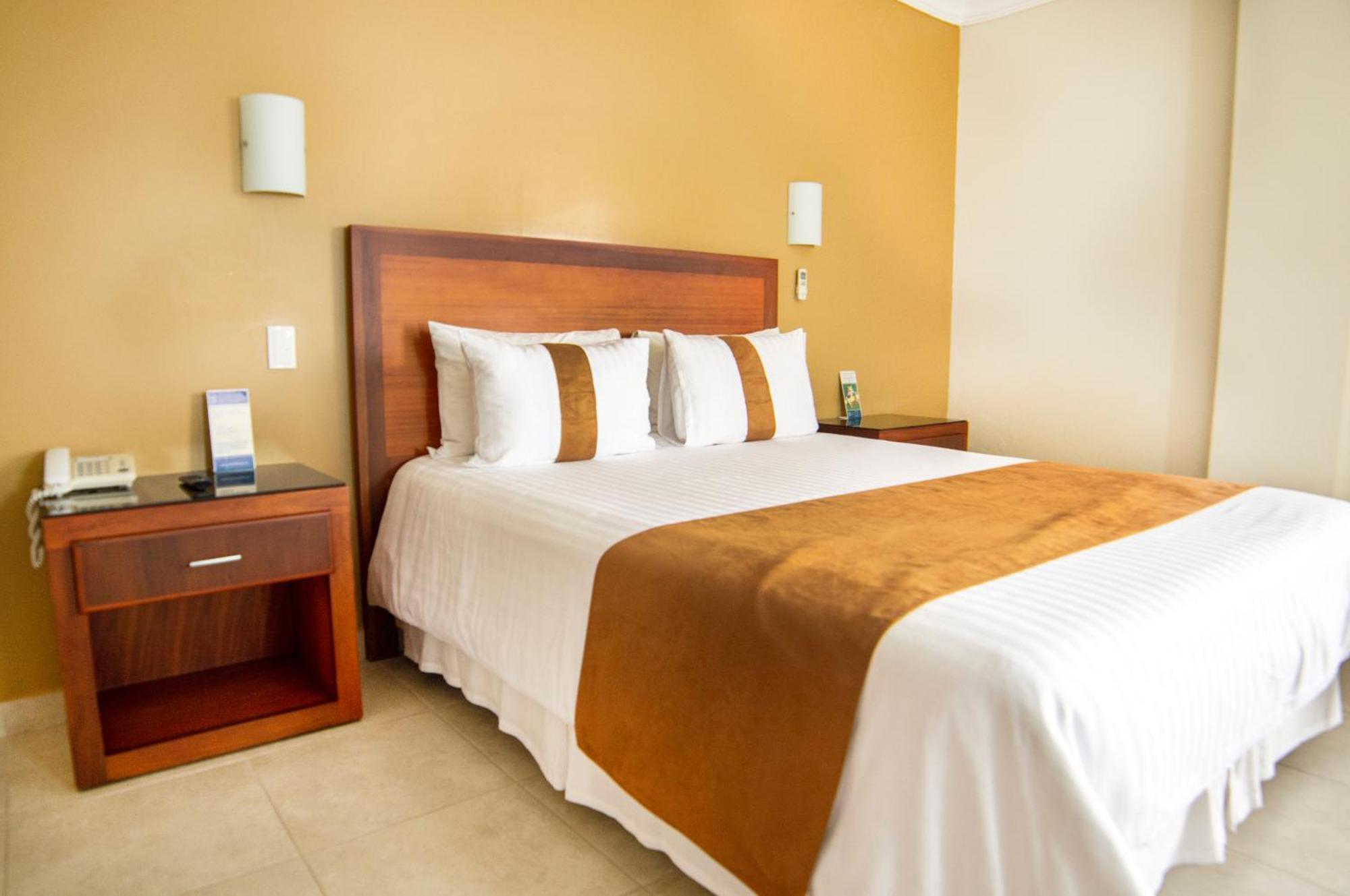 Gran Hotel De Lago - Lago Agrio Nueva Loja Eksteriør bilde
