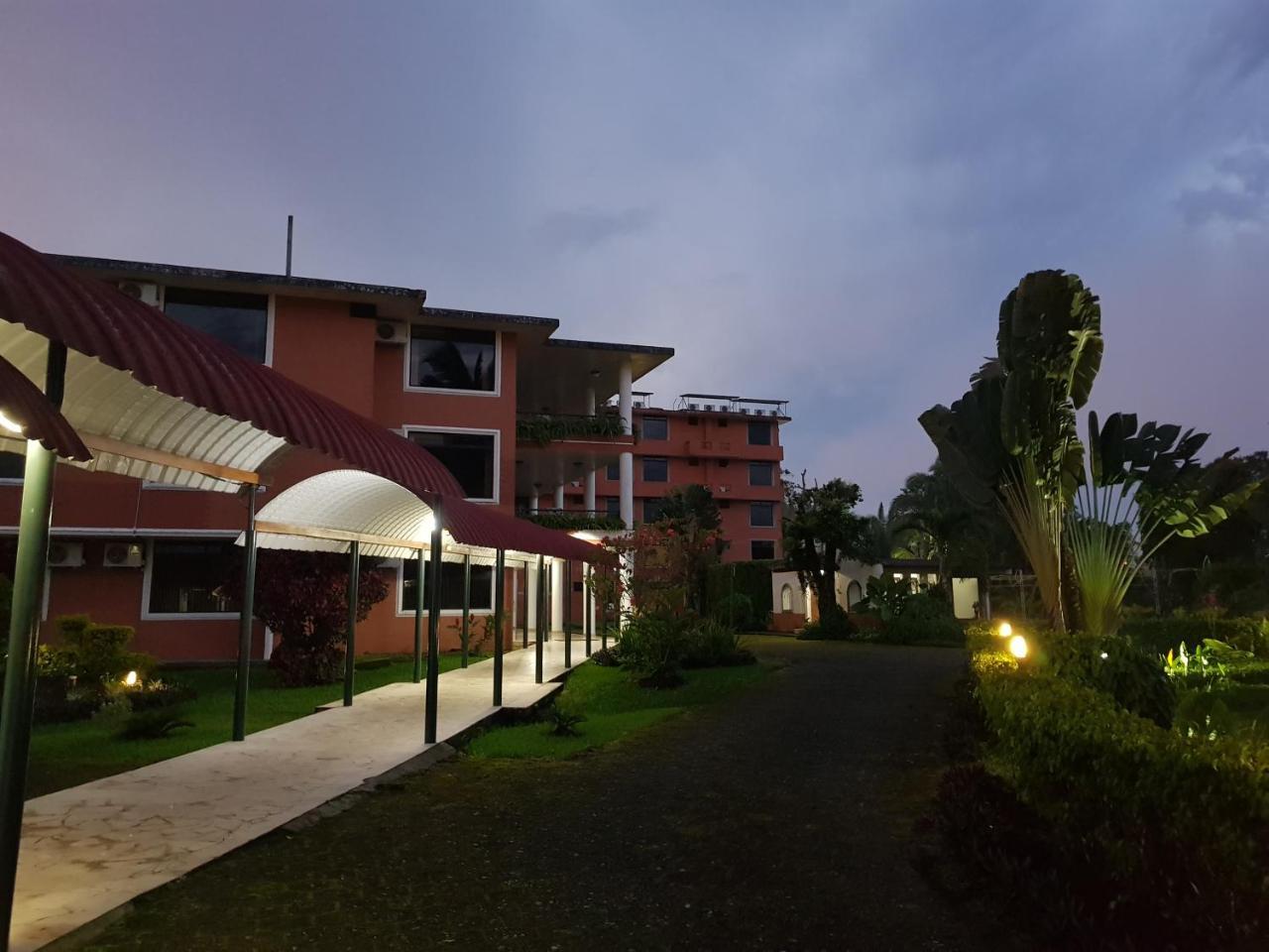 Gran Hotel De Lago - Lago Agrio Nueva Loja Eksteriør bilde